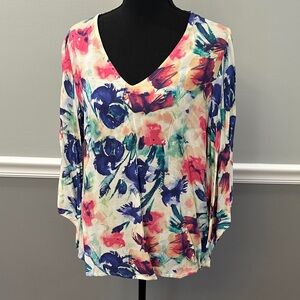 ANDREE BY UNIT Colorful Floral V-Neck Blouse
